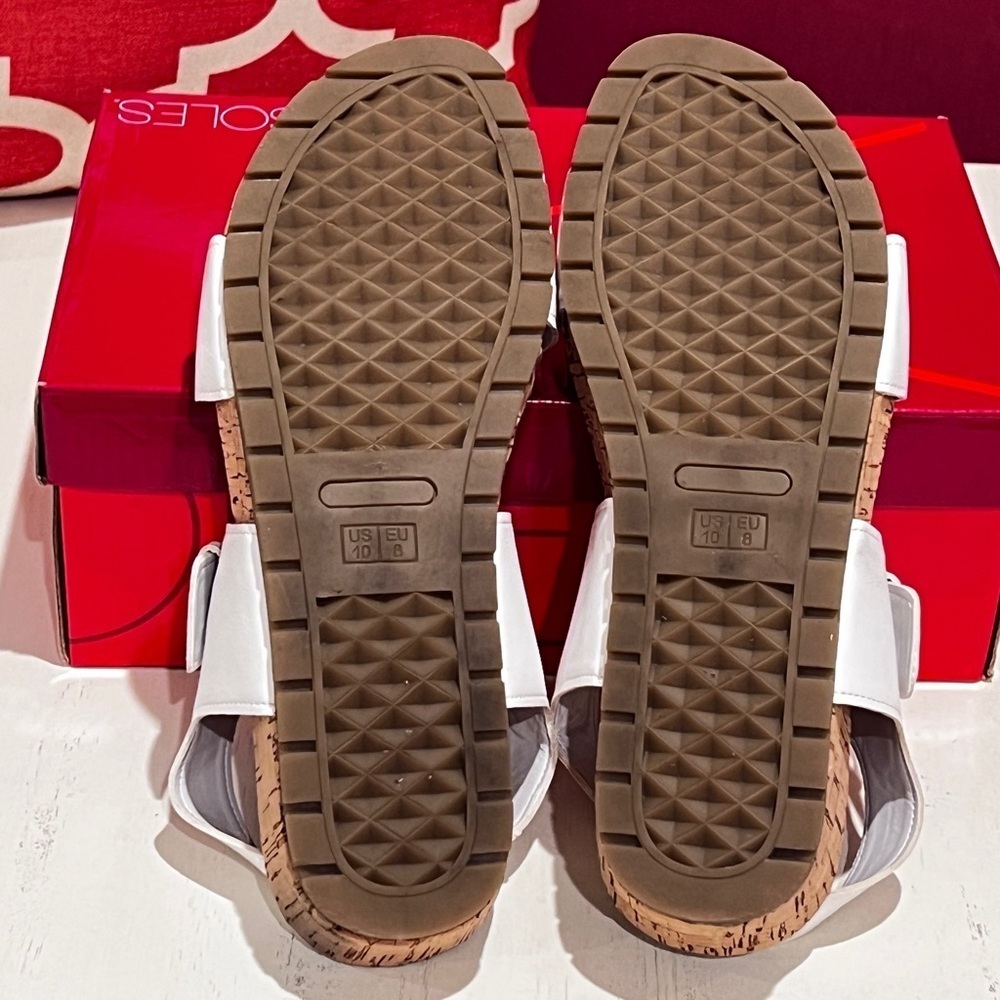 AEROSOLES White Comfy Sandals with Silver Buckle - Picture 8 of 9